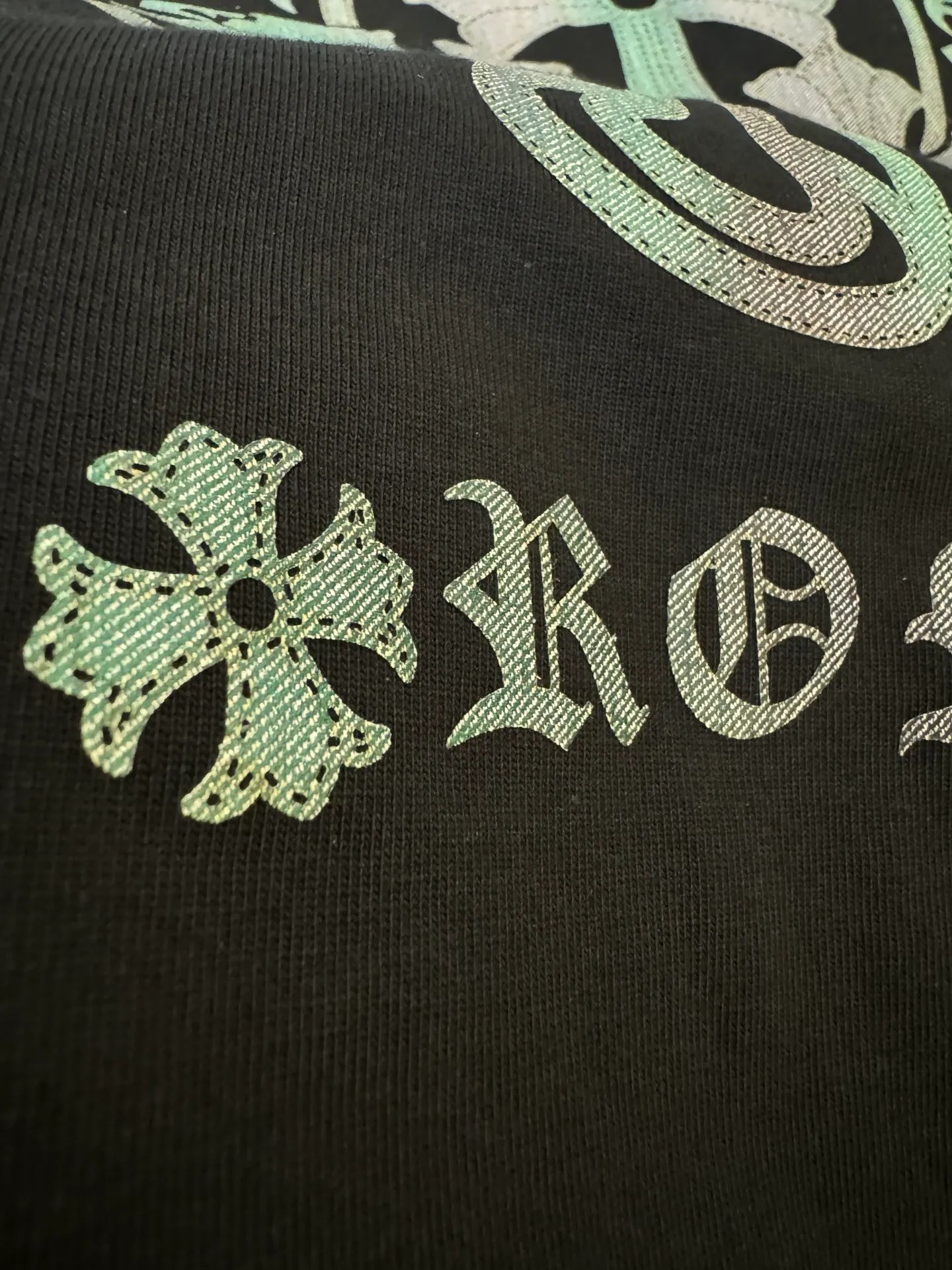 P180 Chrome Hearts unisex short-sleeved T-shirt, light luxury, customized cross logo stamp gradient process, 320g 100% double yarn pure cotton fabric, collar label, hangtag, main mark and three complete labels. Size: S M L XL
